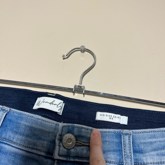 Wonderly Mid Rise Skinny Women’s Jeans - Picture 3 of 7